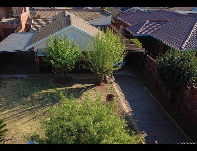 3 BEDROOM HOUSE FOR SALE IN ZAKARIYYA PARK